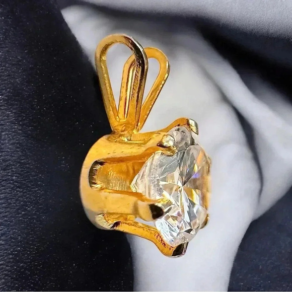 Vintage Estate Crystal Solitaire Pendant - Picture 4 of 9